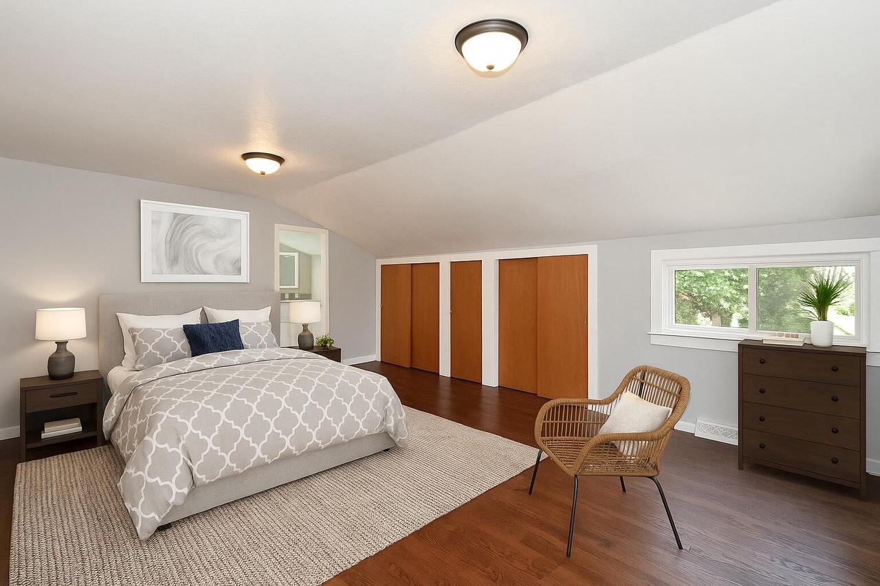 1710 South East LANE