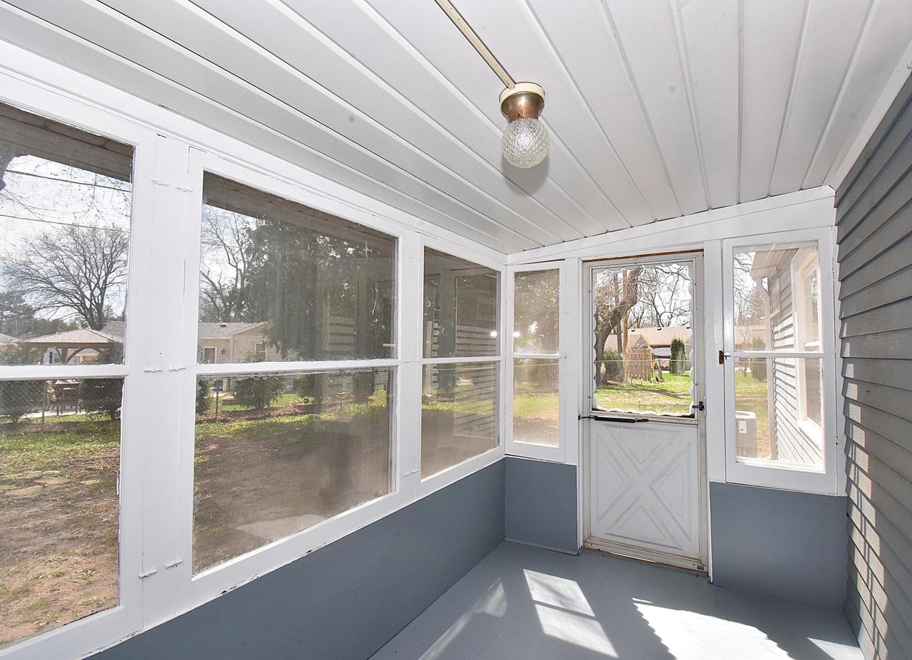 1710 South East LANE