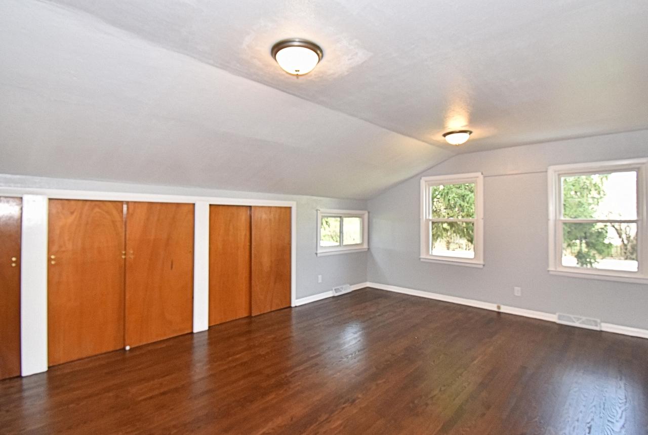 1710 South East LANE