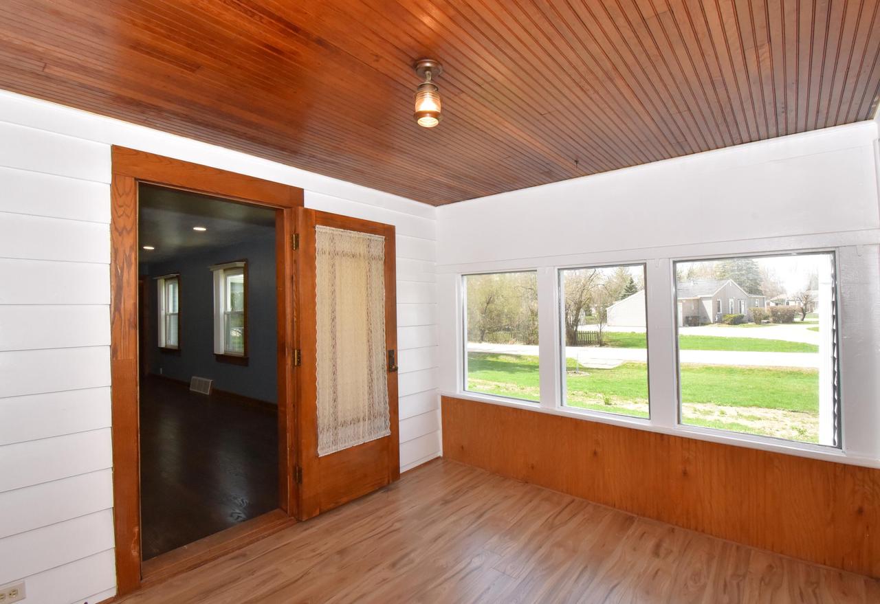 1710 South East LANE