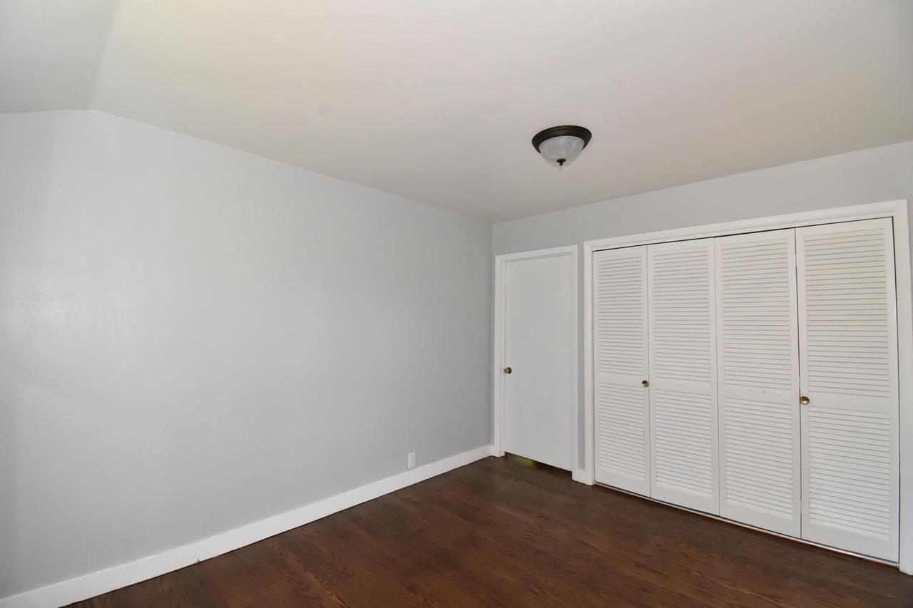 1710 South East LANE