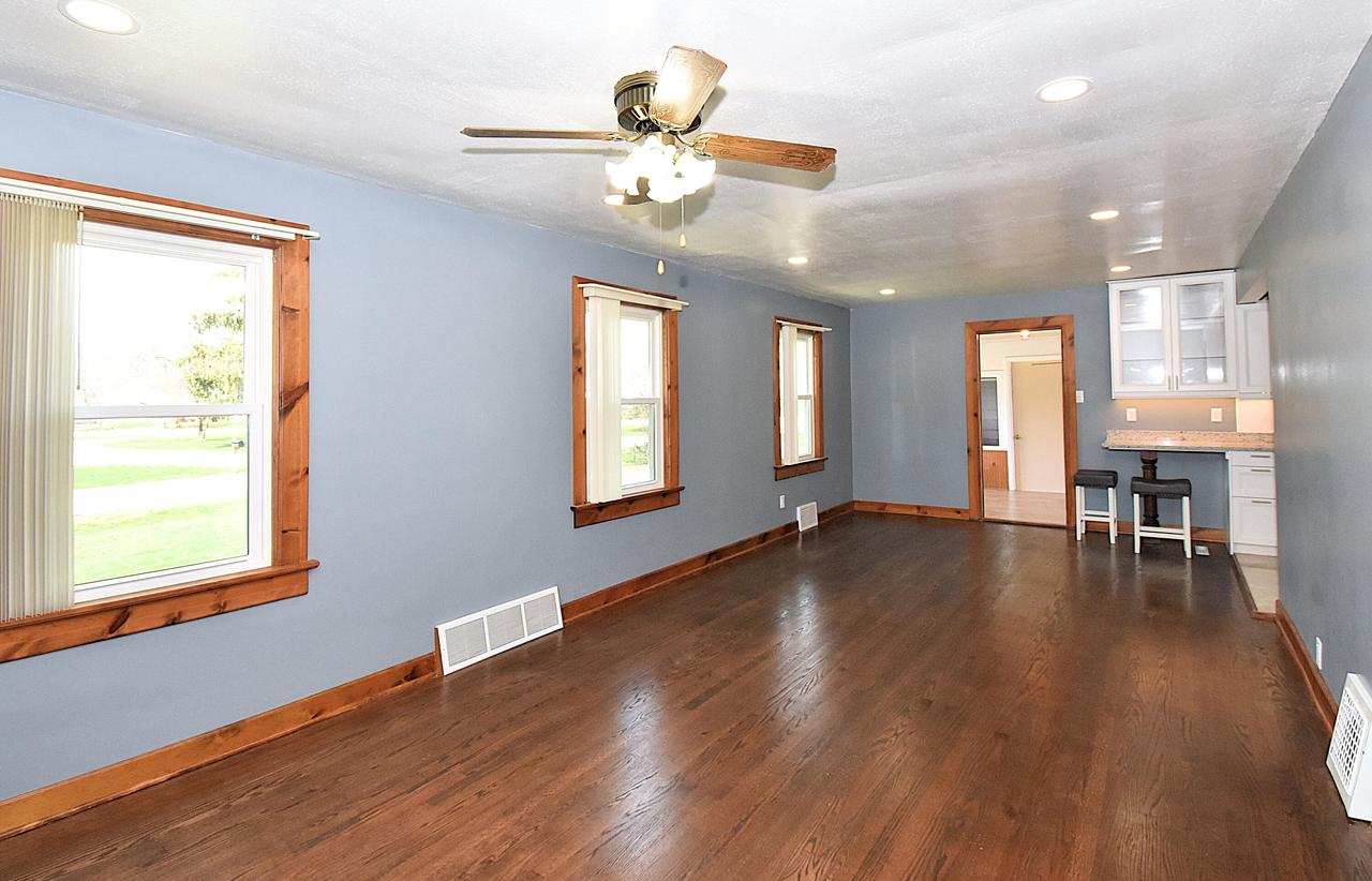 1710 South East LANE