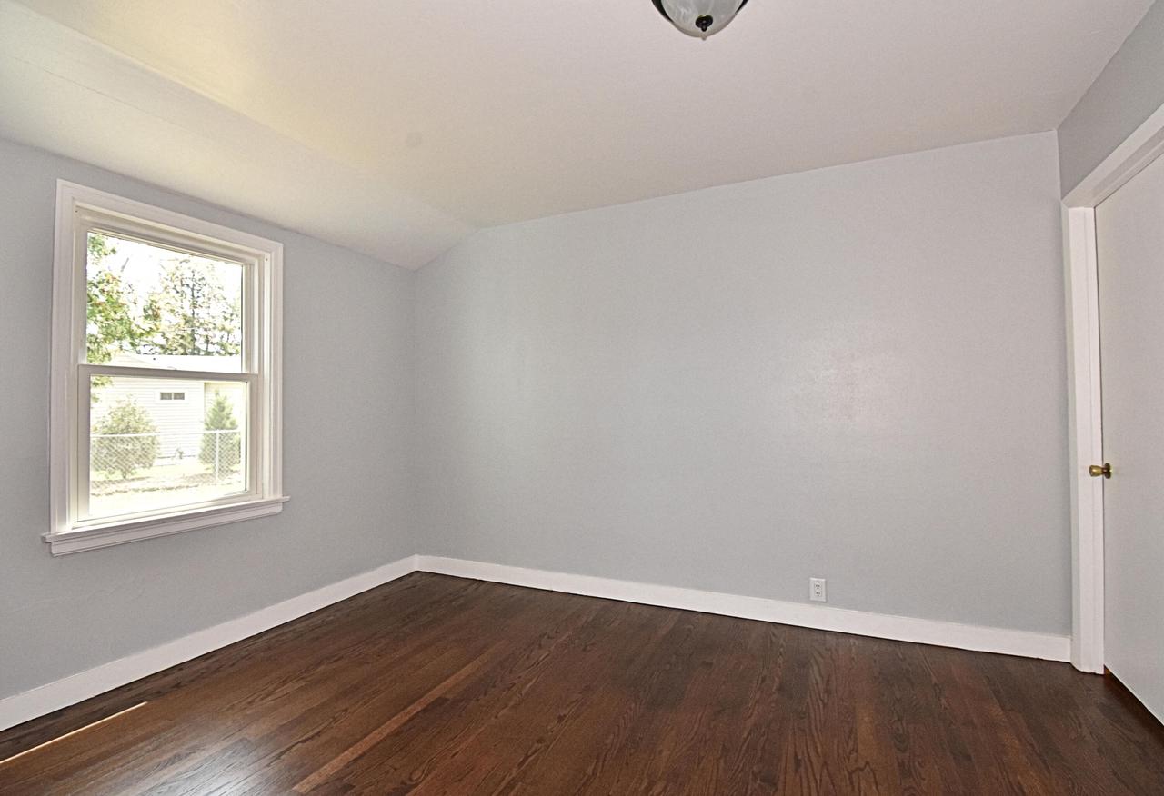 1710 South East LANE