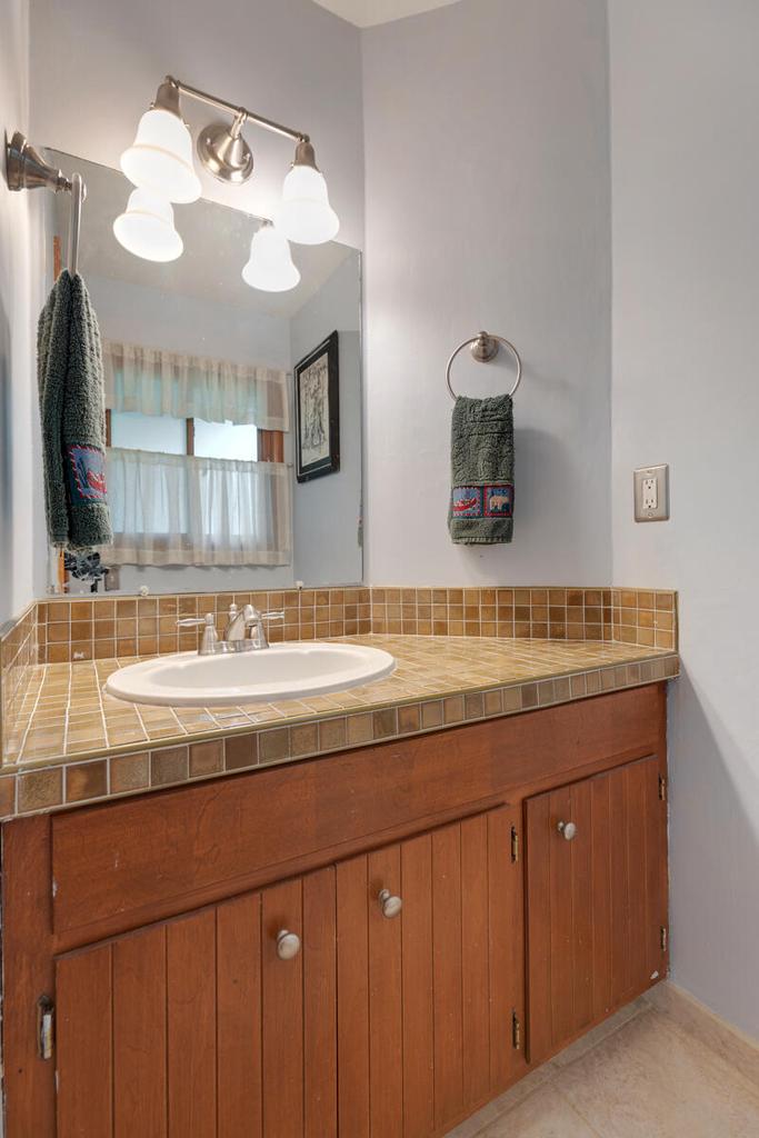 510 East Laverne DRIVE