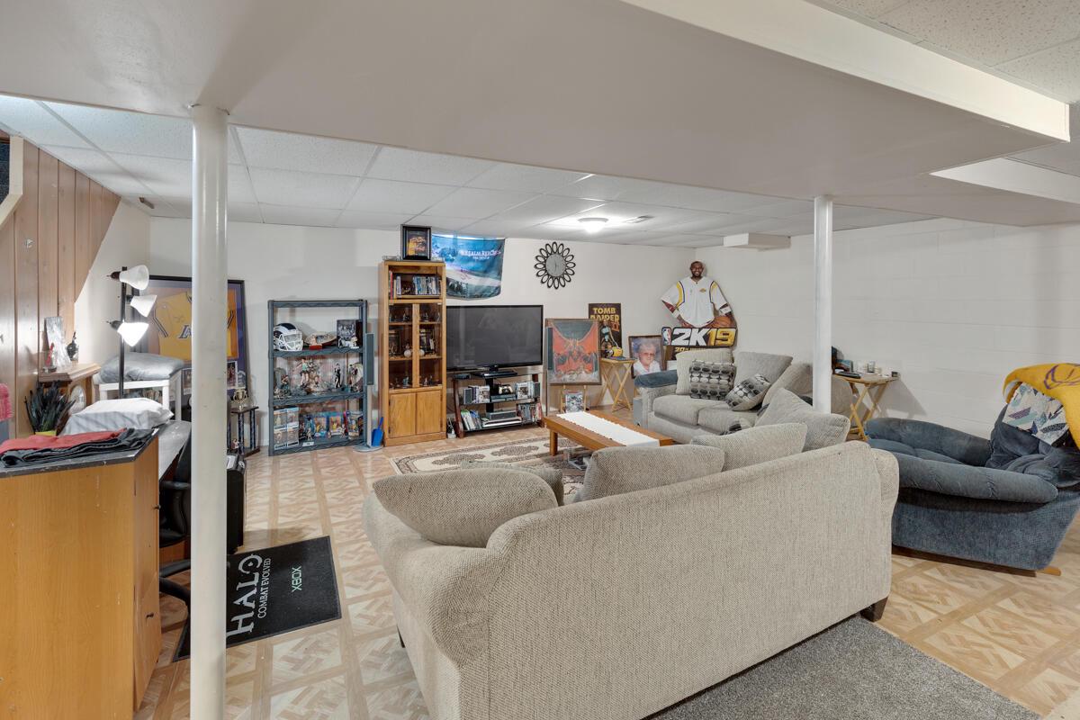 510 East Laverne DRIVE