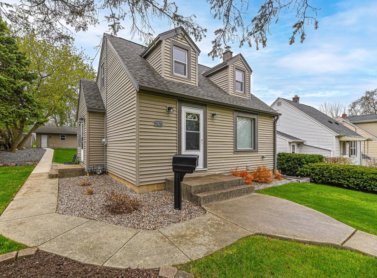 2923 South 91st STREET