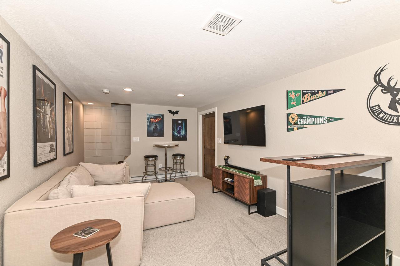 2923 South 91st STREET