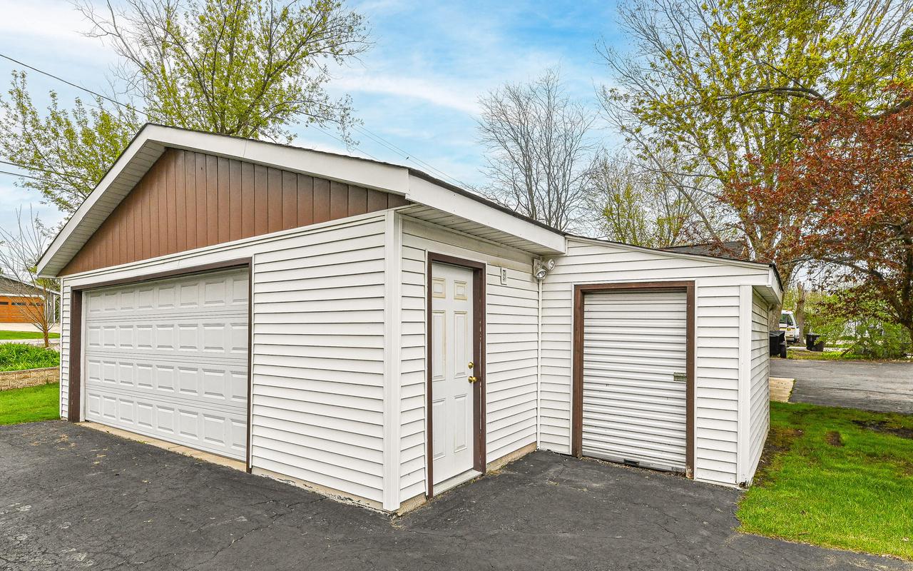 25411 West Loomis ROAD