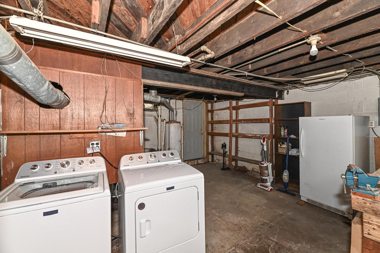 25411 West Loomis ROAD