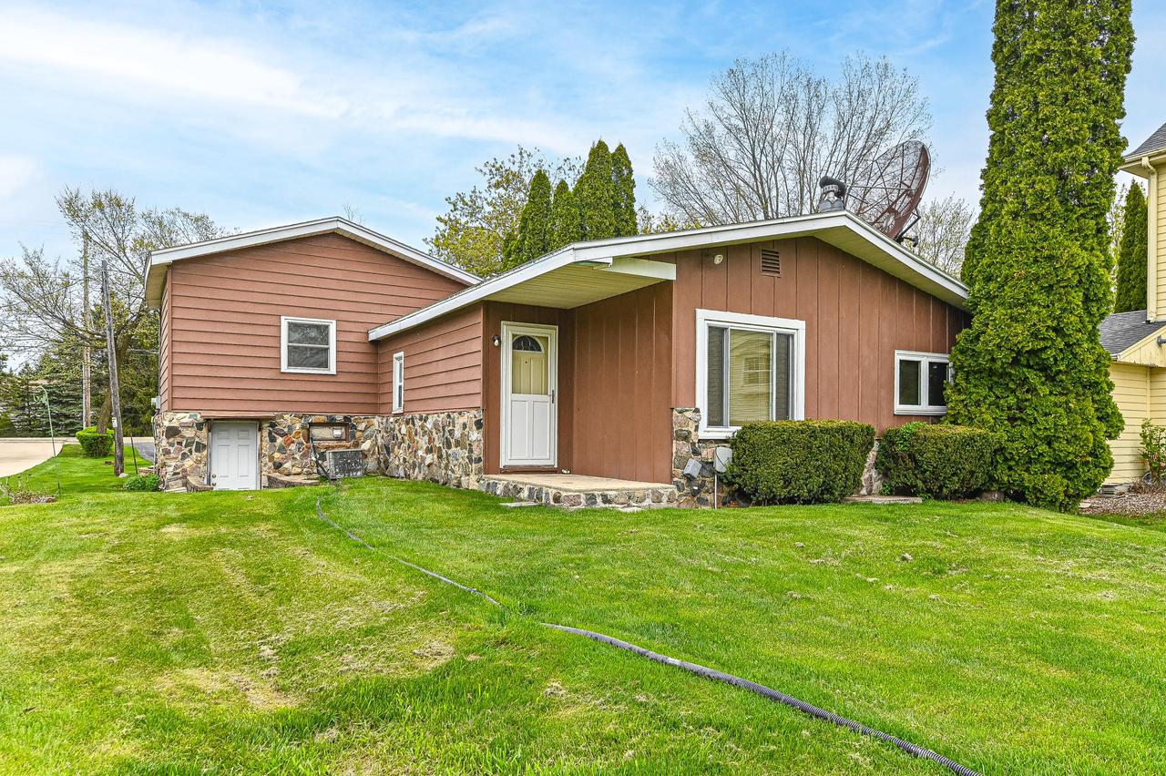 25411 West Loomis ROAD