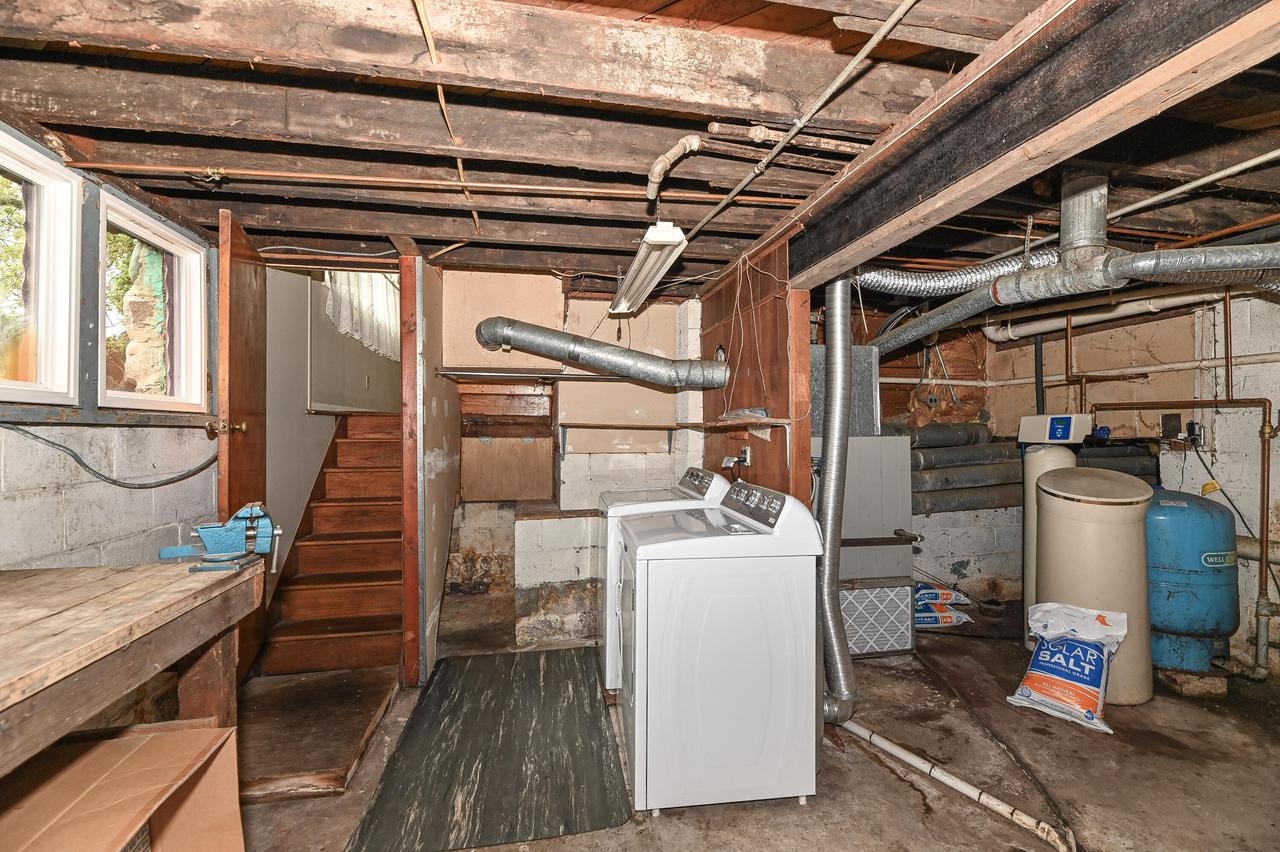 25411 West Loomis ROAD