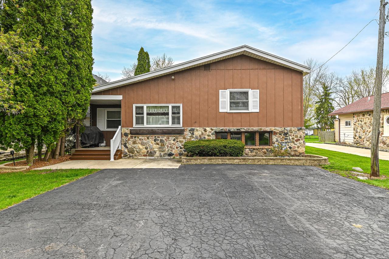 25411 West Loomis ROAD