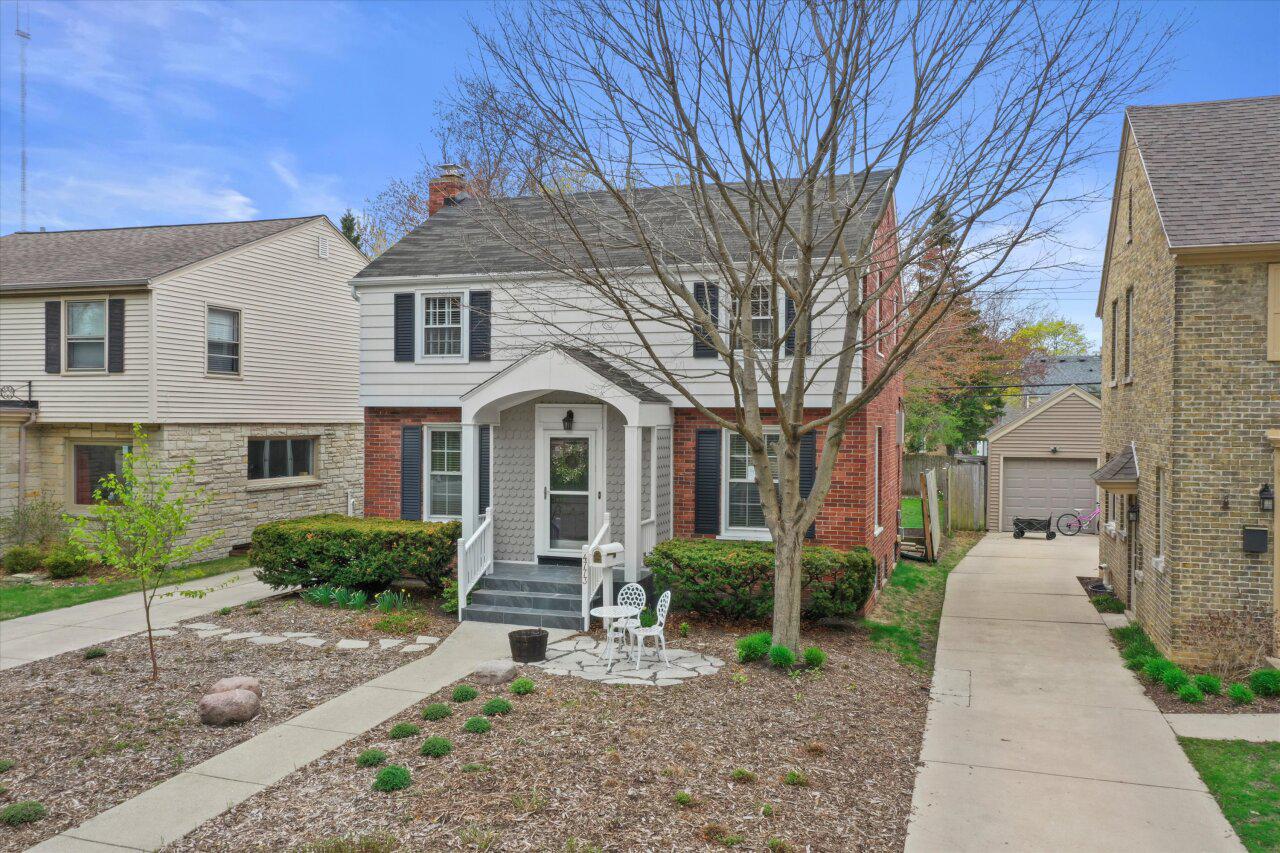 4773 North Marlborough DRIVE