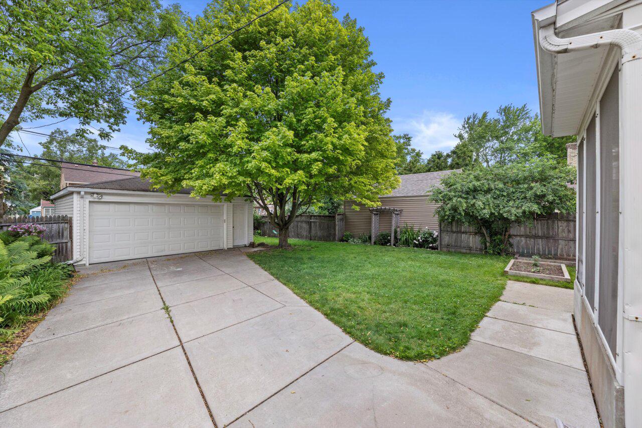 4773 North Marlborough DRIVE