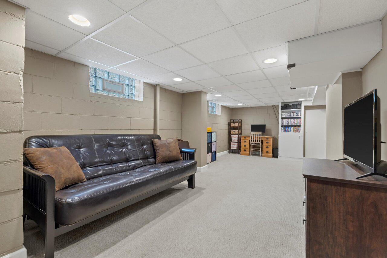 4773 North Marlborough DRIVE