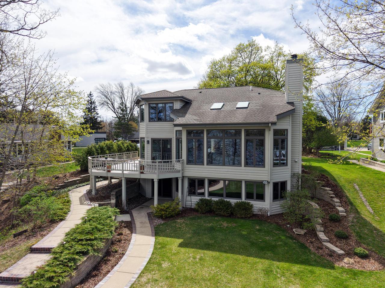 W290N8220 Florencetta HEIGHTS