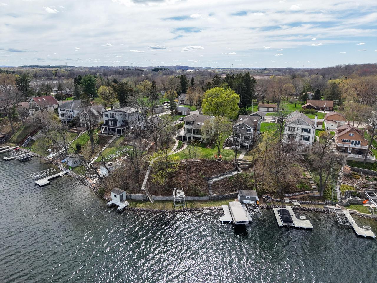 W290N8220 Florencetta HEIGHTS