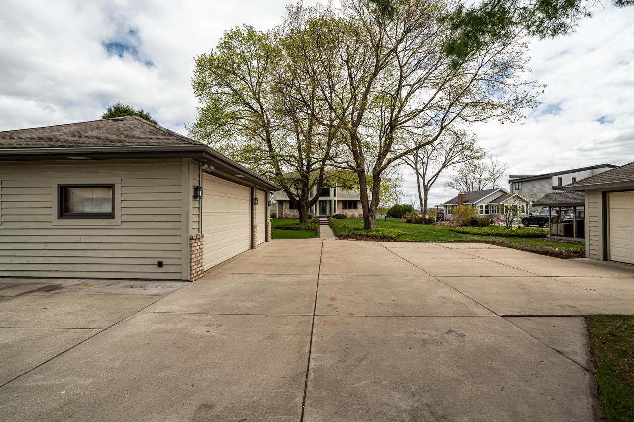 W290N8220 Florencetta HEIGHTS