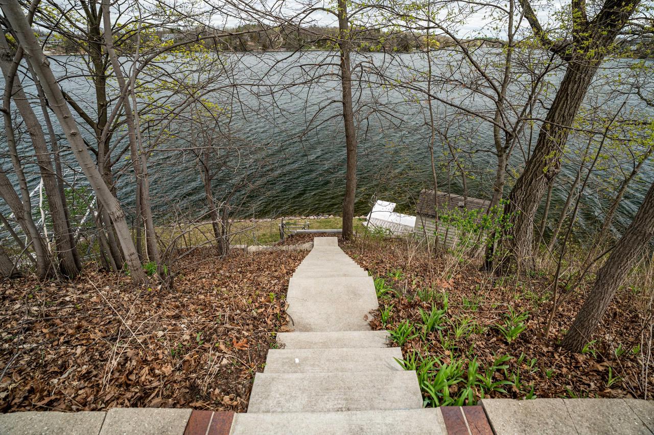 W290N8220 Florencetta HEIGHTS