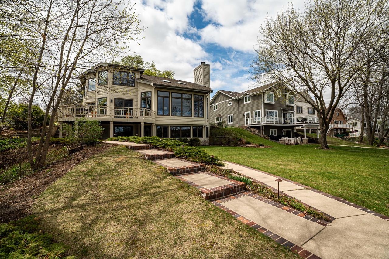 W290N8220 Florencetta HEIGHTS