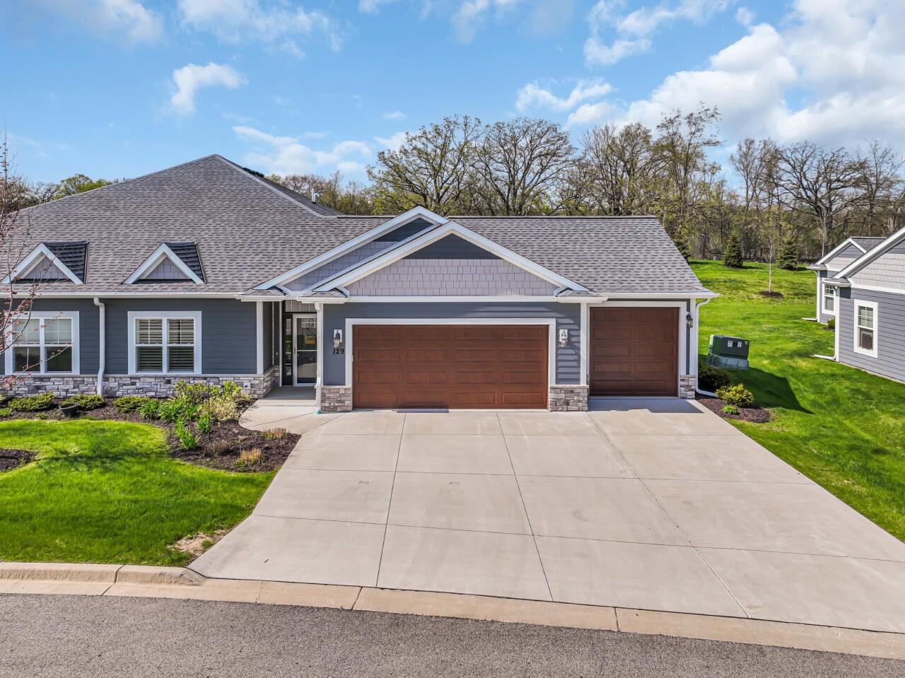 129 Phantom Lake COURT