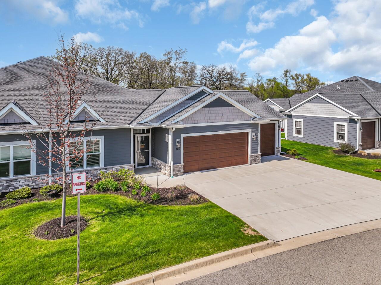 129 Phantom Lake COURT