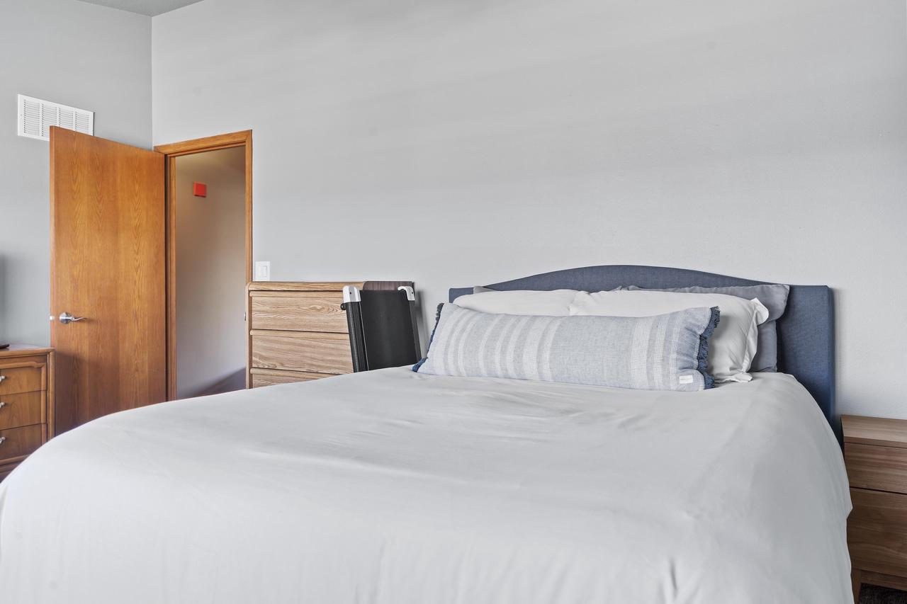 10153 West Whitnall Edge DRIVE B