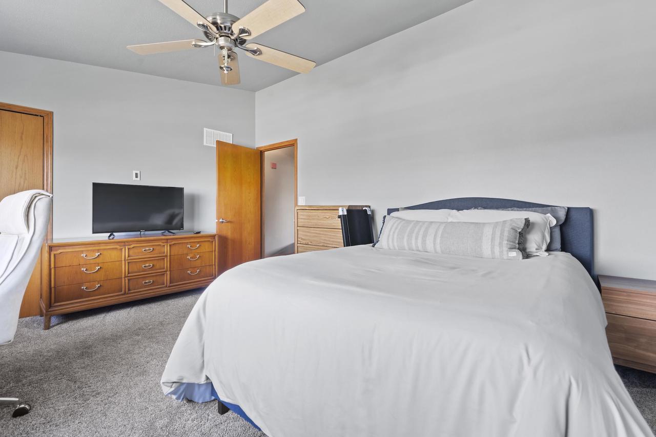 10153 West Whitnall Edge DRIVE B