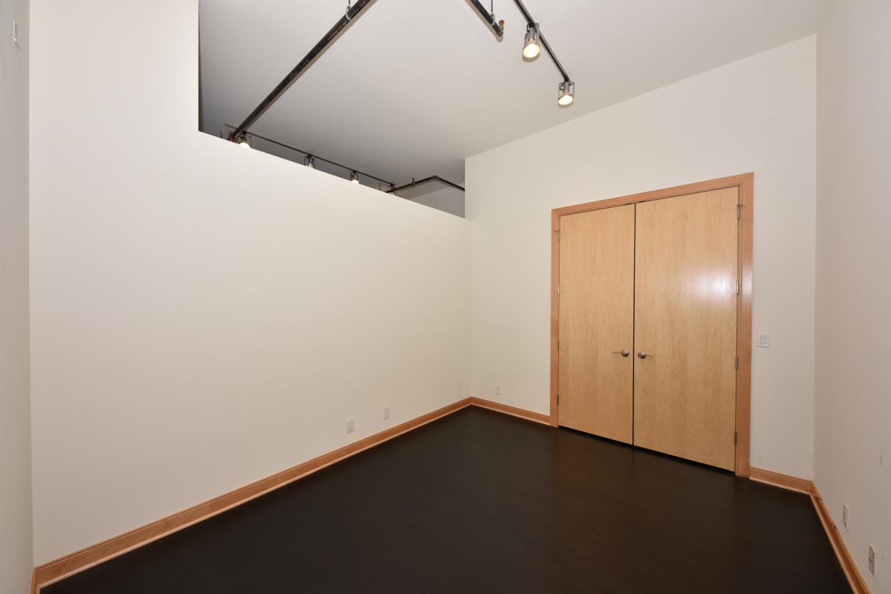 239 East Chicago STREET 702