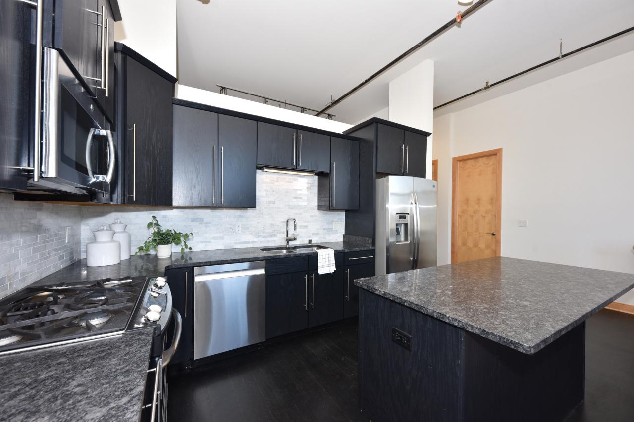239 East Chicago STREET 702