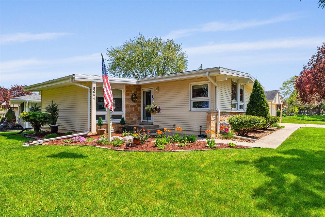 5644 South 39th STREET