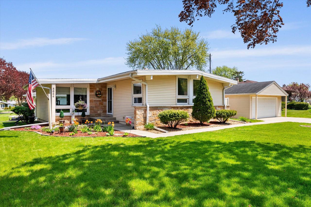 5644 South 39th STREET