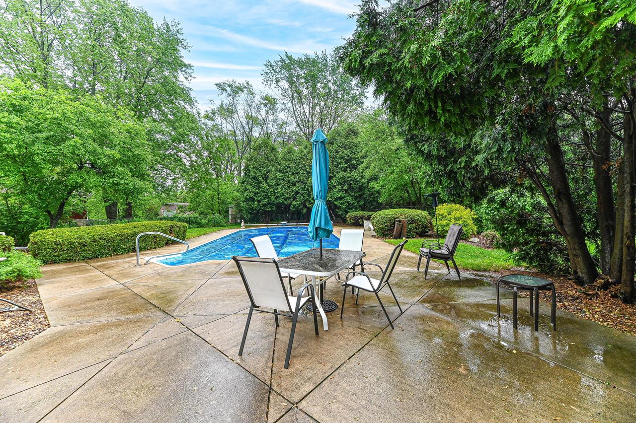 S66W13085 Somerset DRIVE