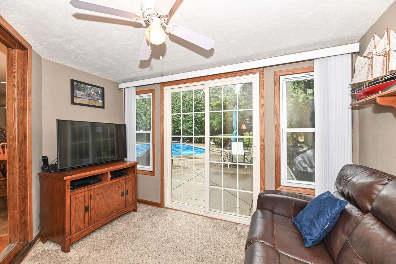 S66W13085 Somerset DRIVE