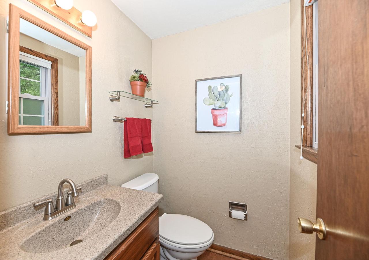 S66W13085 Somerset DRIVE