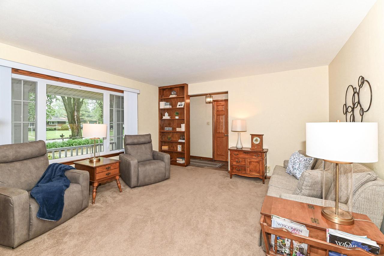 S66W13085 Somerset DRIVE