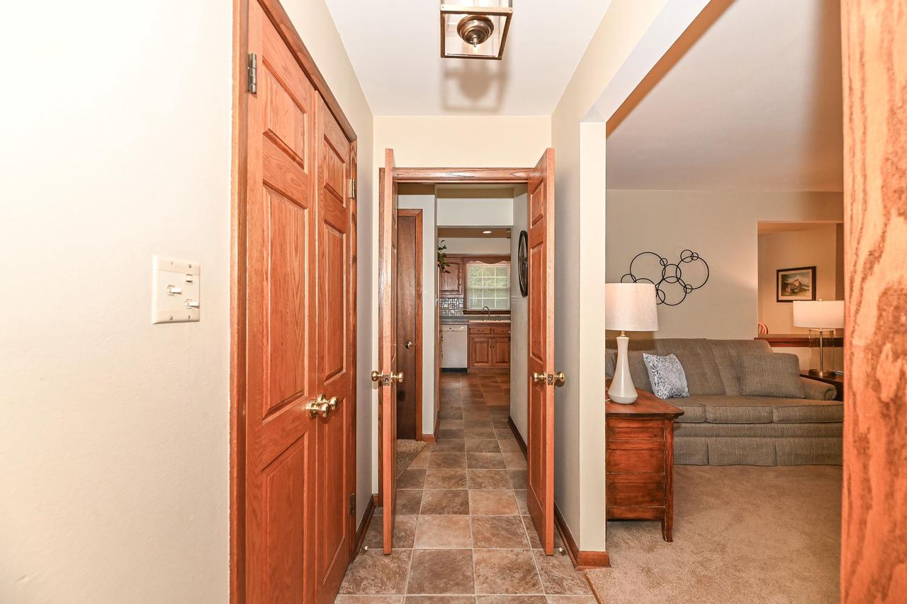 S66W13085 Somerset DRIVE