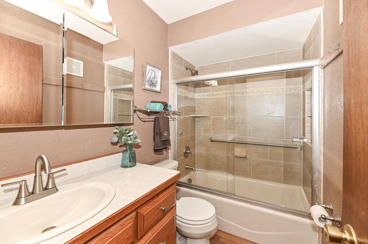 S66W13085 Somerset DRIVE