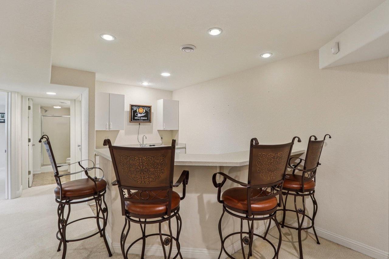 S78W22655 Sunset Glen DRIVE