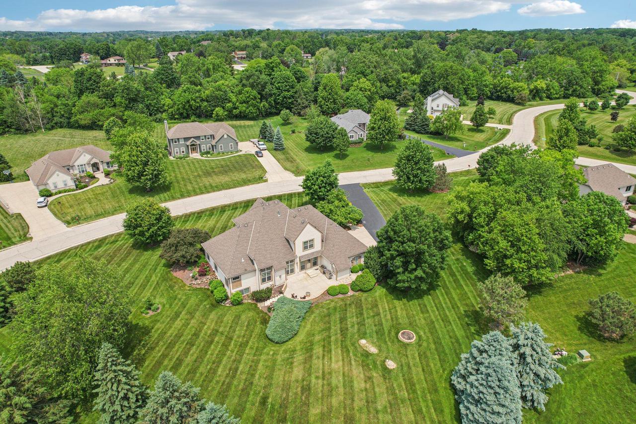 S78W22655 Sunset Glen DRIVE