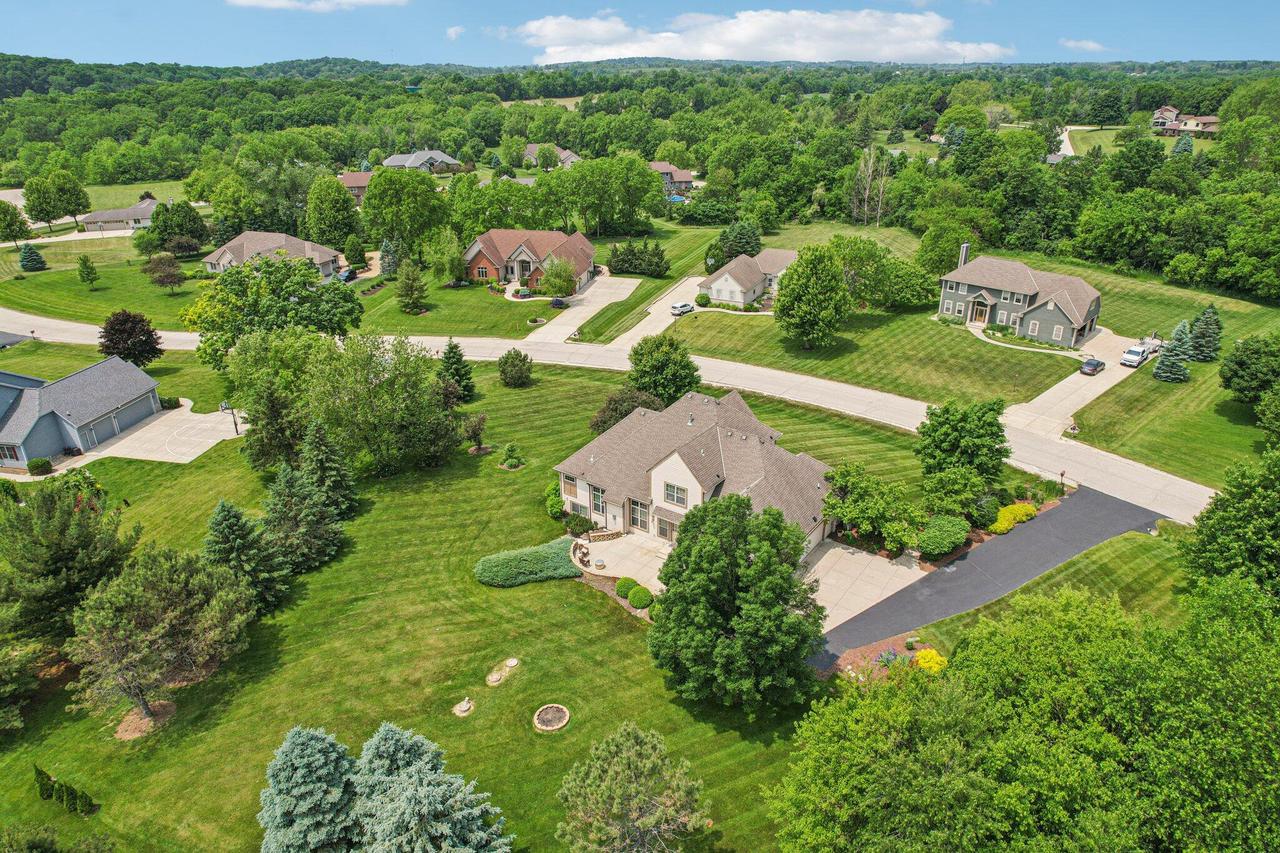 S78W22655 Sunset Glen DRIVE