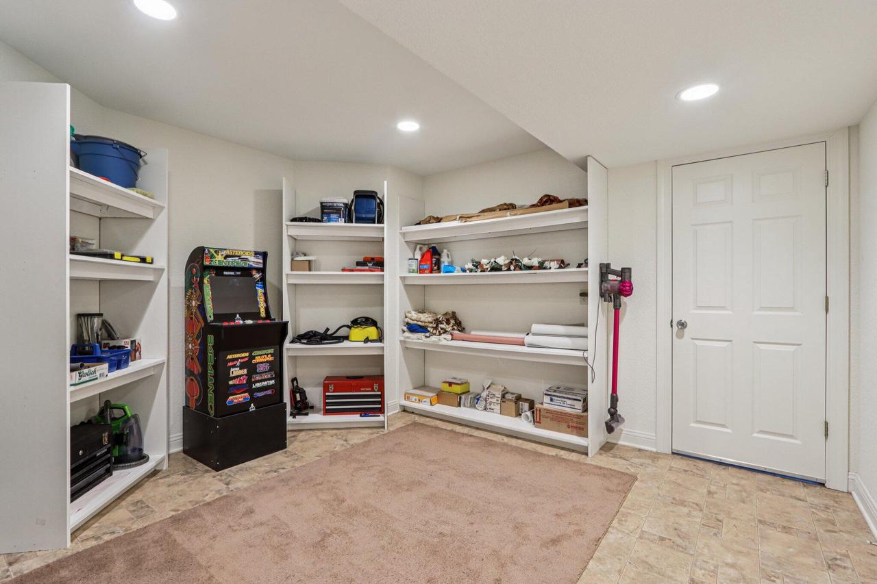 S78W22655 Sunset Glen DRIVE