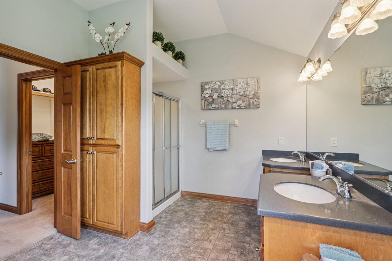 S78W22655 Sunset Glen DRIVE