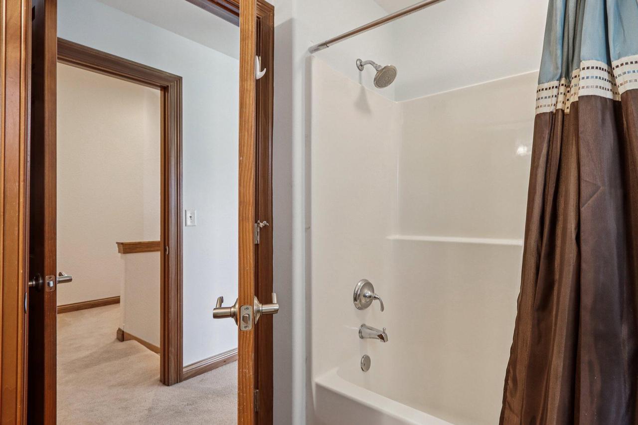 S78W22655 Sunset Glen DRIVE