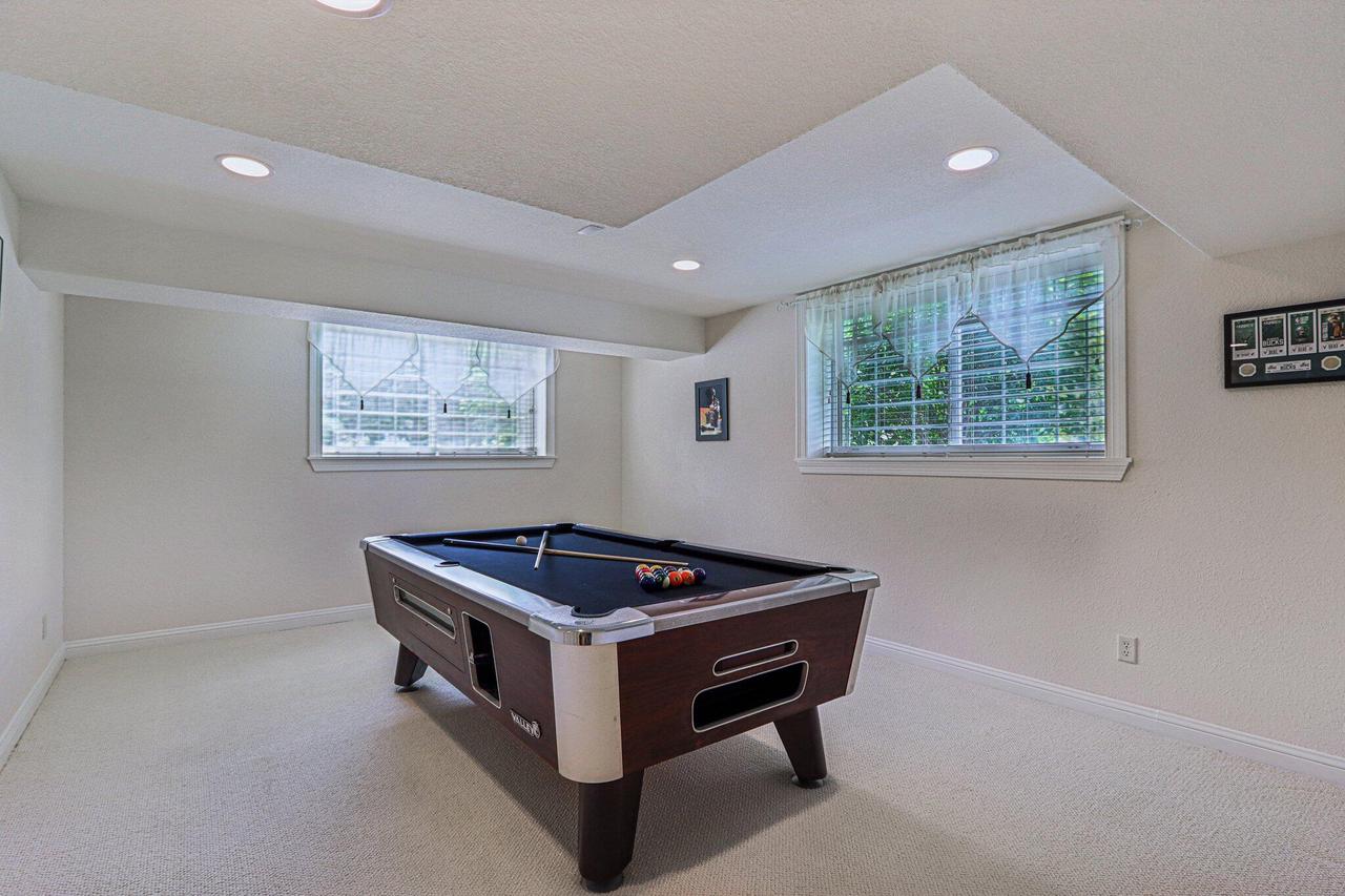 S78W22655 Sunset Glen DRIVE