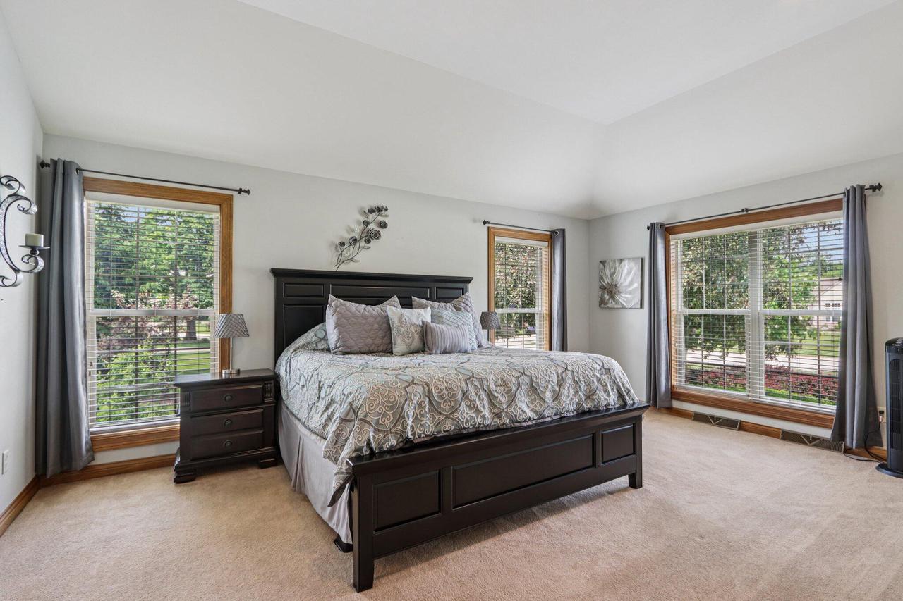 S78W22655 Sunset Glen DRIVE