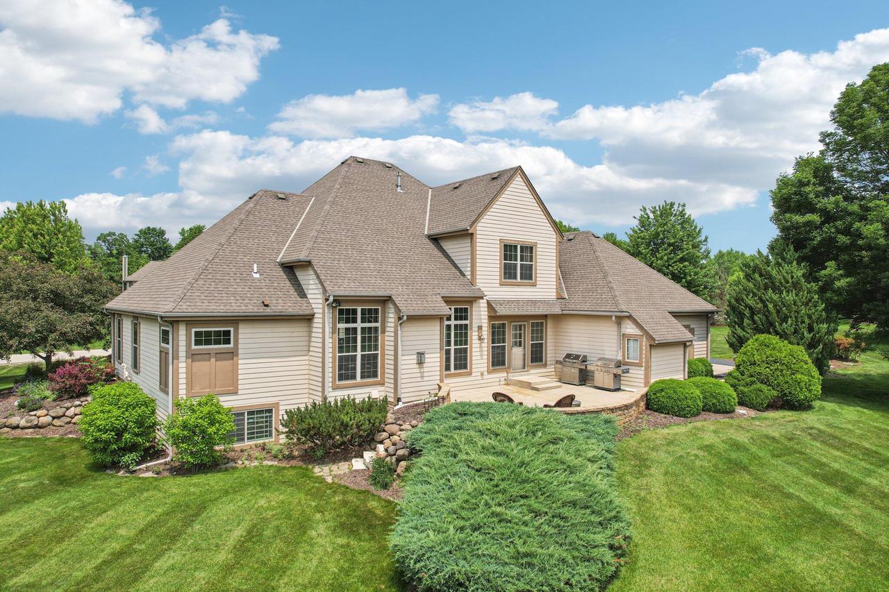 S78W22655 Sunset Glen DRIVE