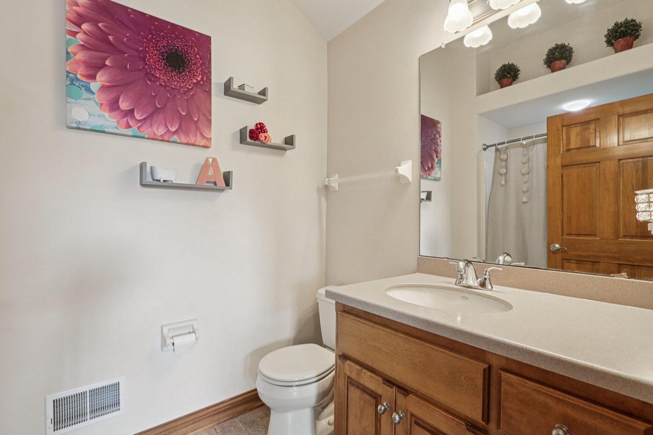 S78W22655 Sunset Glen DRIVE