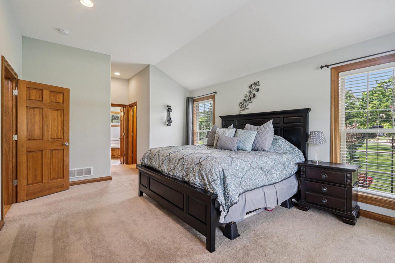 S78W22655 Sunset Glen DRIVE