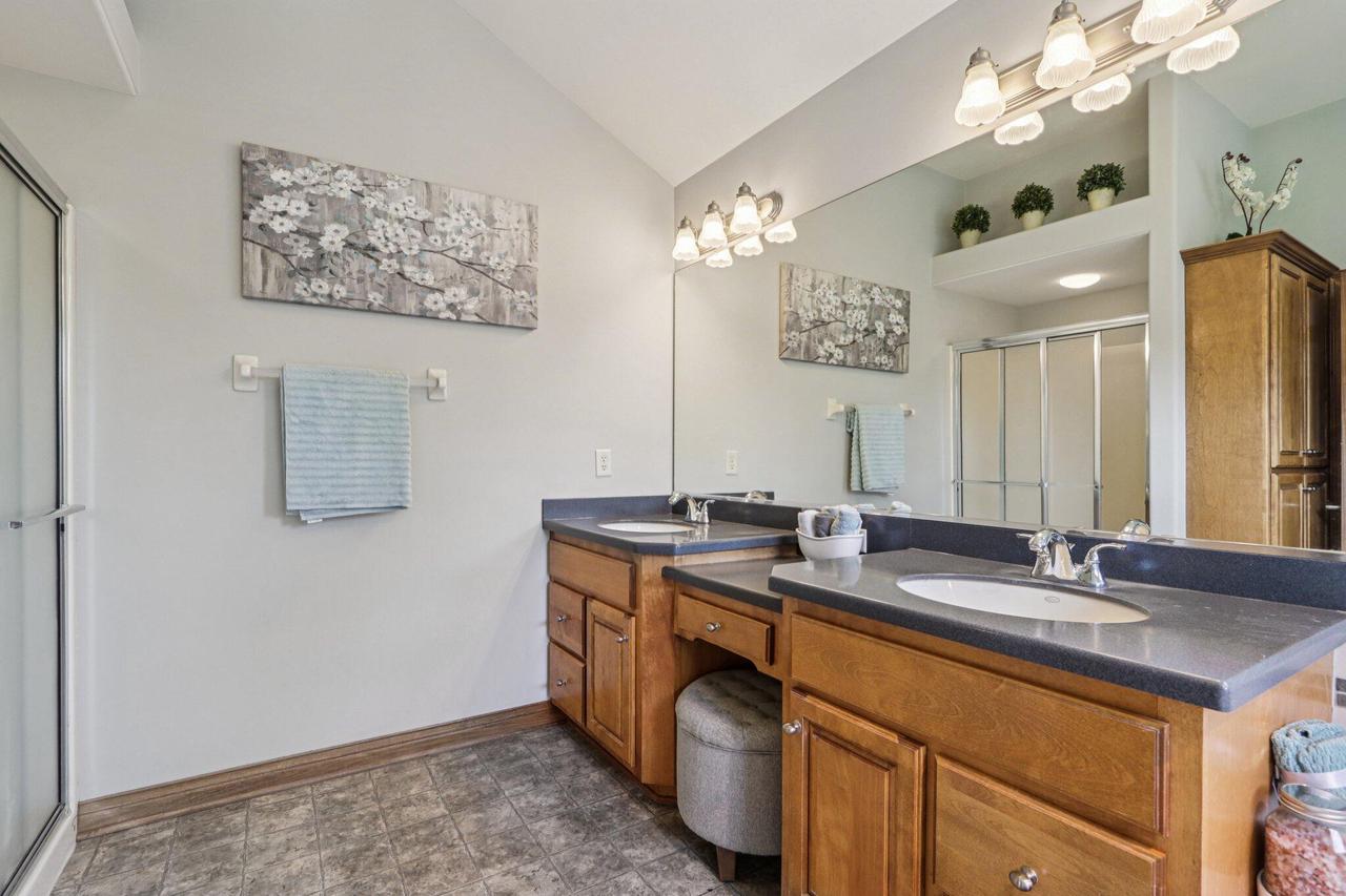 S78W22655 Sunset Glen DRIVE